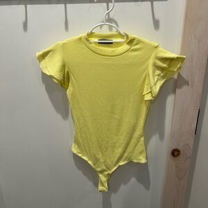 21 Saints Yellow Ribbed Ruffle Sleeve Bodysuit Size Medium